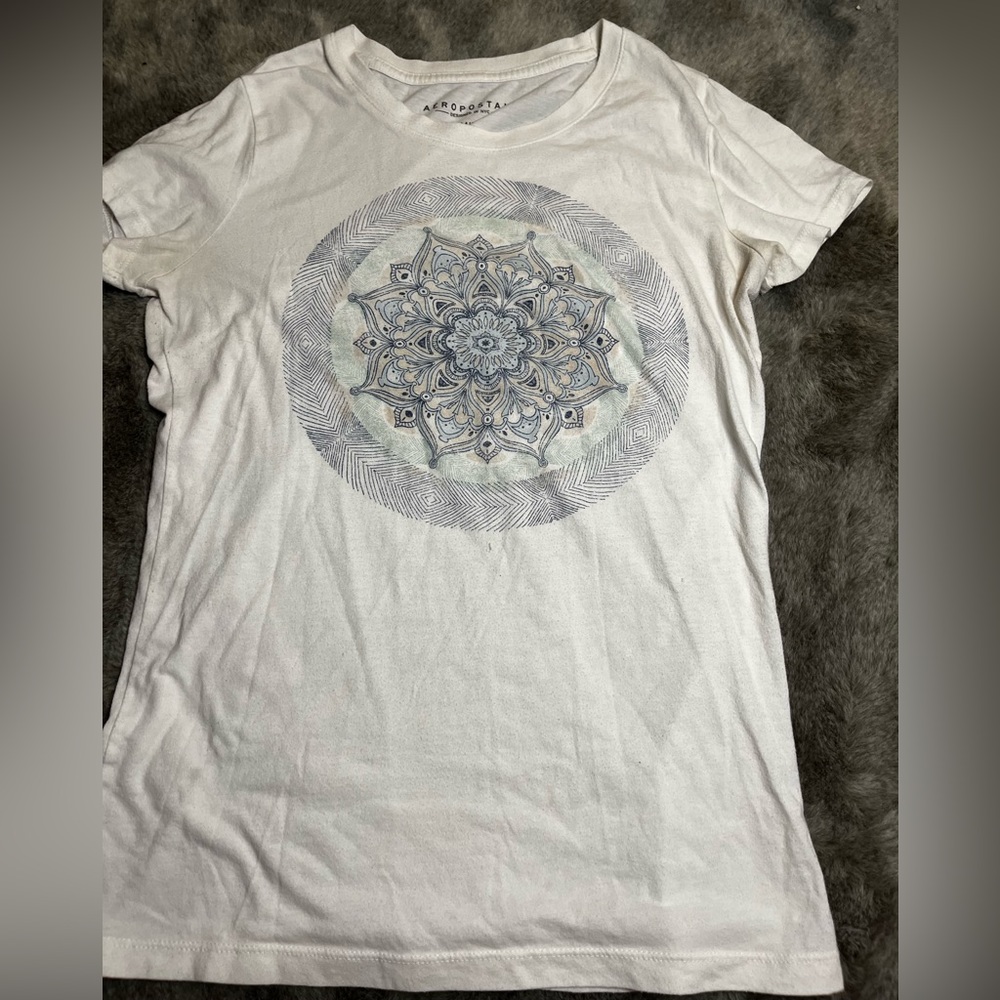 Vintagish lol plain white Aeropostale shirt with design